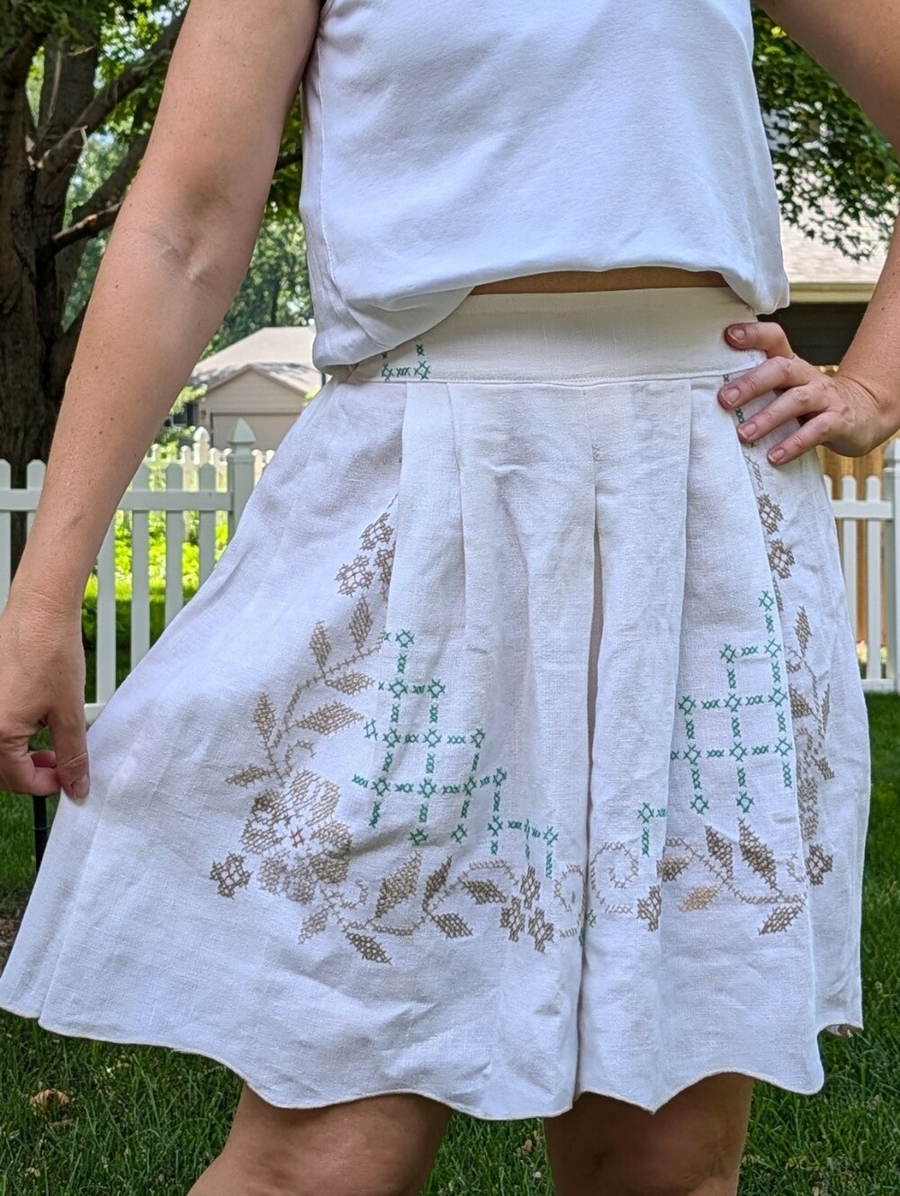 one of a kind LINEN SHORTS made from a cross stitched tablecloth S - Picture 2 of 12